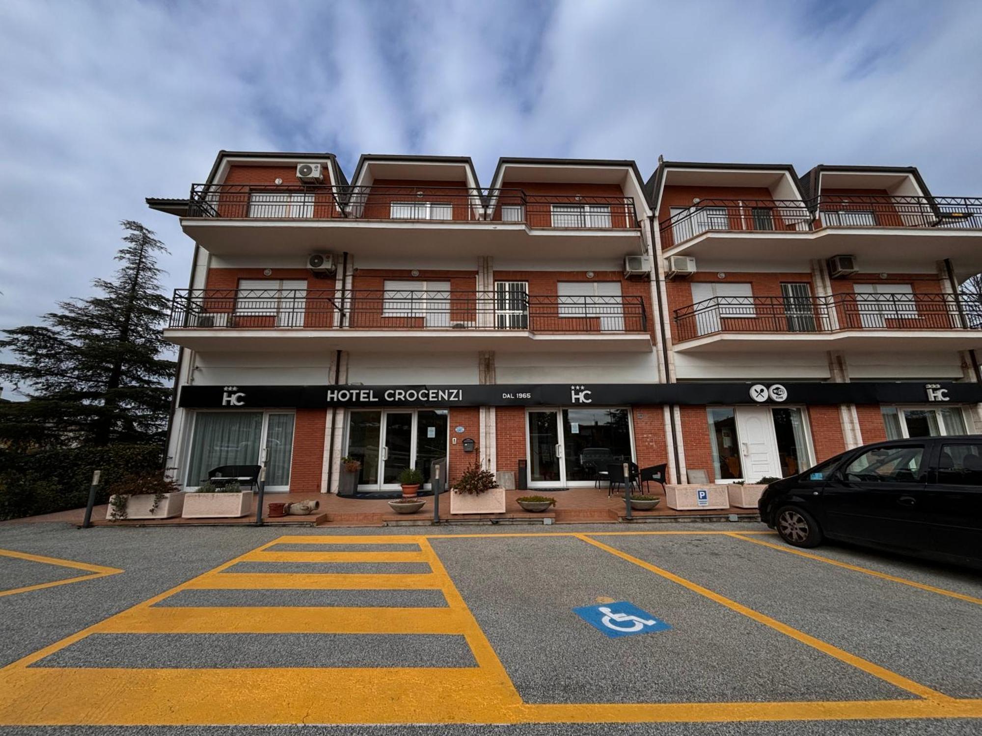 Hotel Crocenzi Сан-Марино Экстерьер фото