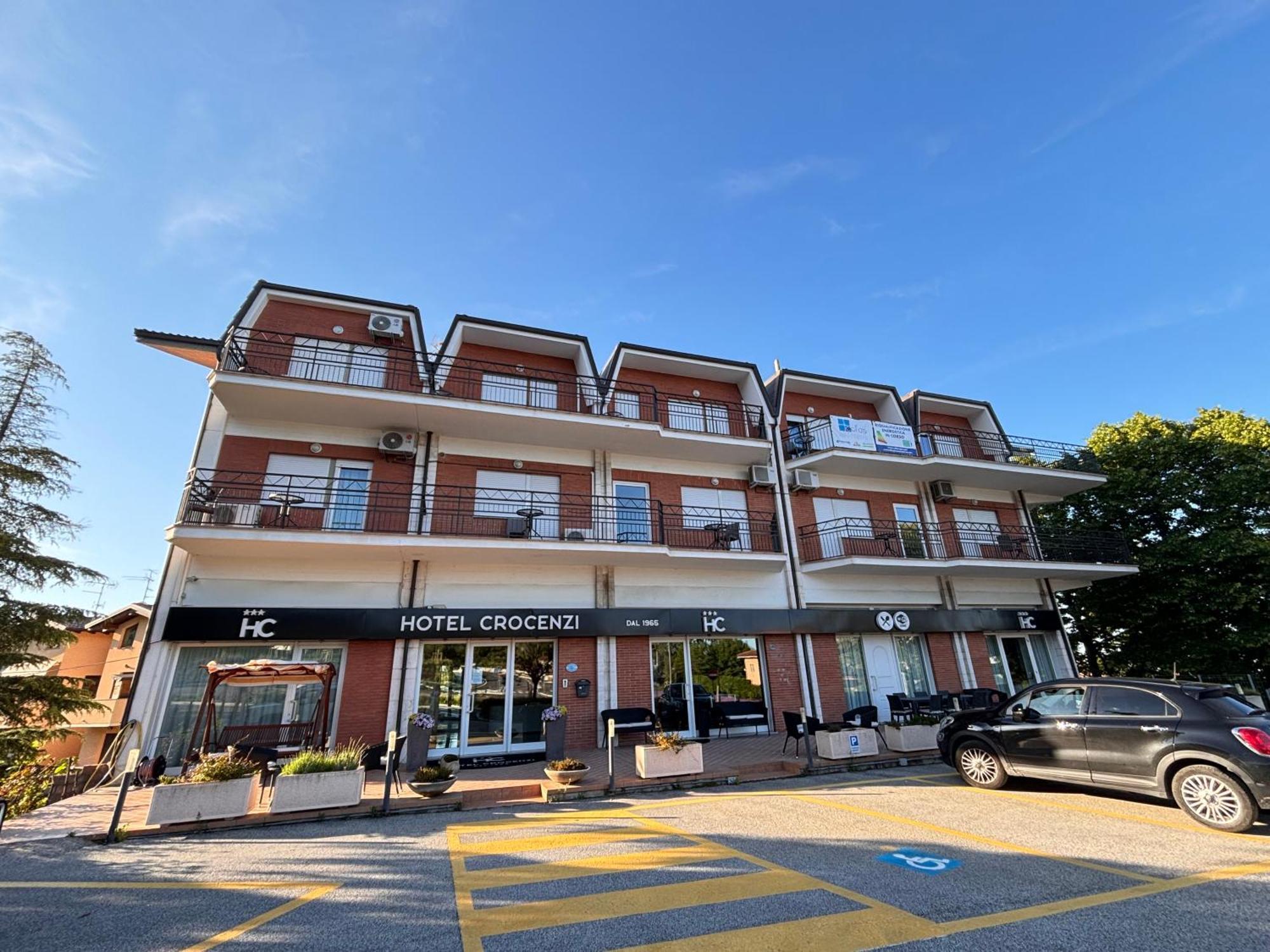 Hotel Crocenzi Сан-Марино Экстерьер фото